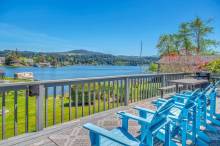 Lincoln City Vacation Rental Overlooking the Water